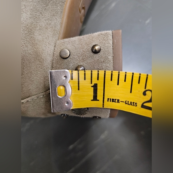 UGG Elise Studded Suede Shoe 7.5 - Picture 6 of 6